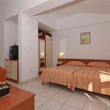 Maistra Select Villas Rubin Resort Rovigno Esterno foto